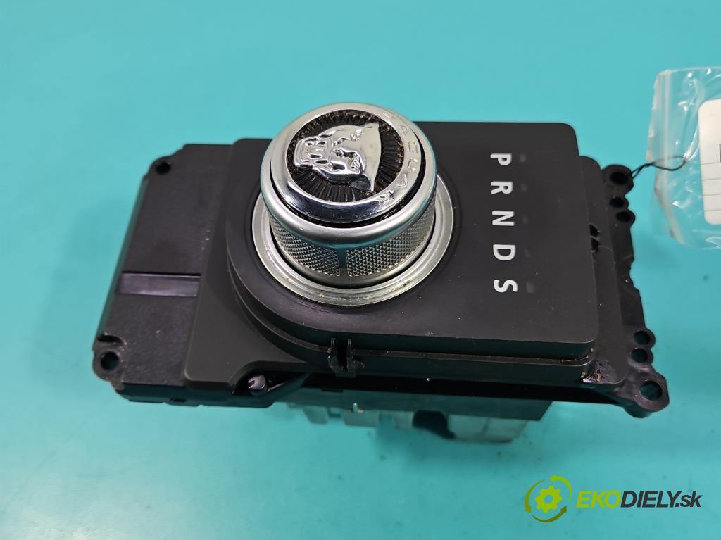 Jaguar XE X760 2015-2024 2.0d 179KM automatic 132 kW 1999 cm3 4- Páka: Změny: stupeň,rýchlosť GX73-7E453-AE (Rýchlostná páka (kulisa))