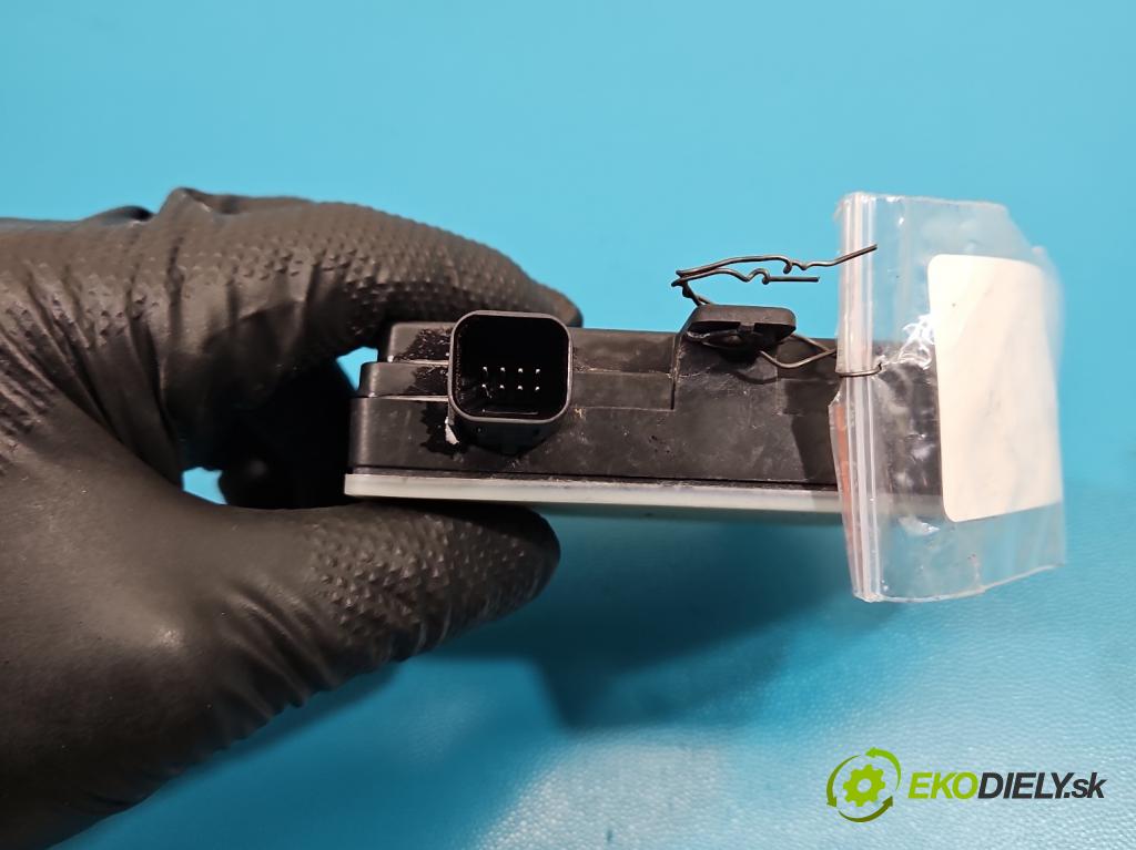 Jaguar XE X760 2015-2024 2.0d 179KM automatic 132 kW 1999 cm3 4- riadiaca jednotka ostatné FK72-14F152-AC