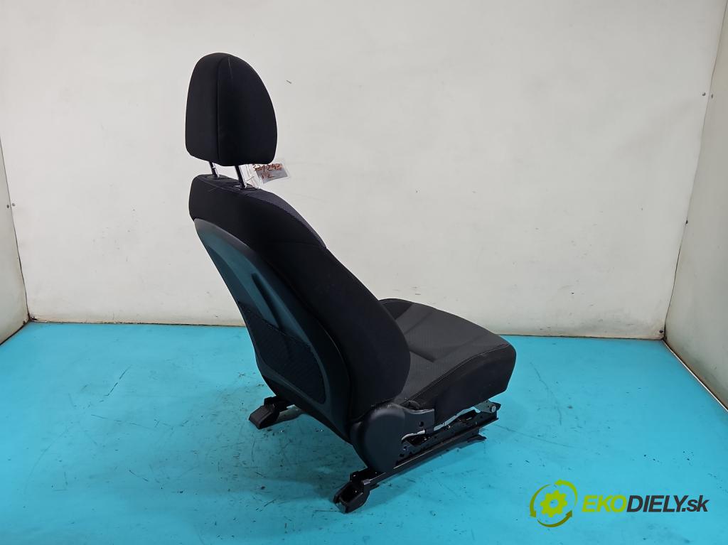 Hyundai I30 II 2012-2016 1.6 crdi 110 HP manual 81 kW 1582 cm3 5- Sedačka ľavý  (Sedadlo)