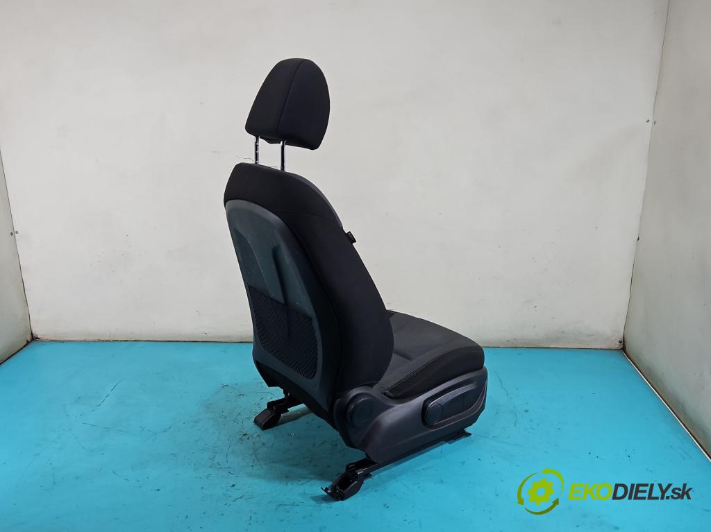 Hyundai I30 II 2012-2016 1.6 crdi 110 hp manual 81 kW 1582 cm3 5- Sedadlo pravý  (Sedadlo)