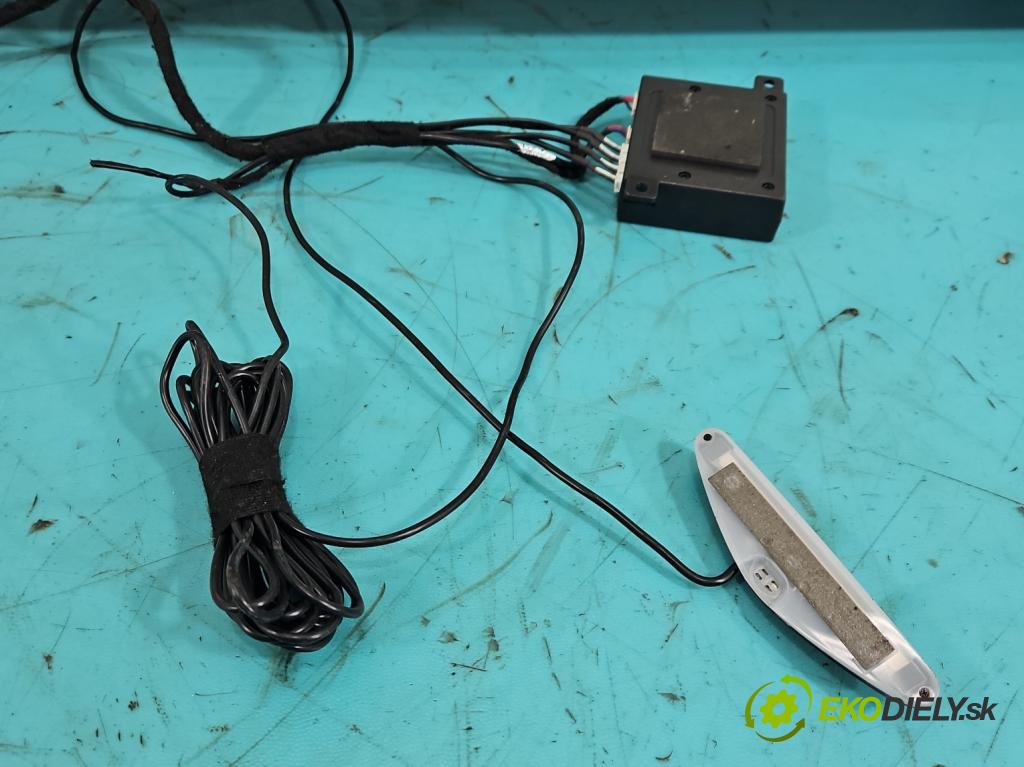 Toyota Aygo II 2014-2022 1.0 vvti 72 hp manual 53 kW 998 cm3 5- nárazník zadní  (Klika dveří ostatní)