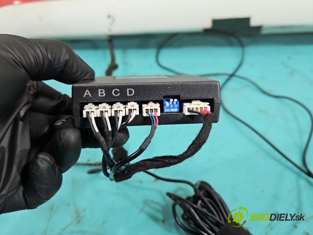 Toyota Aygo II 2014-2022 1.0 vvti 72 hp manual 53 kW 998 cm3 5- nárazník zadní  (Klika dveří ostatní)