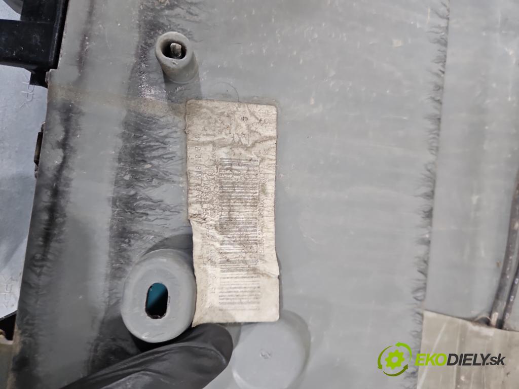 Toyota Aygo II 2014-2022 1.0 vvti 72 hp manual 53 kW 998 cm3 5- nárazník zadní  (Klika dveří ostatní)