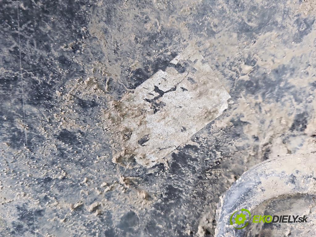 Fiat Punto Grande 1.4 T 120 HP manual 88 kW 1368 cm3 5- nárazník predné  (Kľučka dverí ostatné)