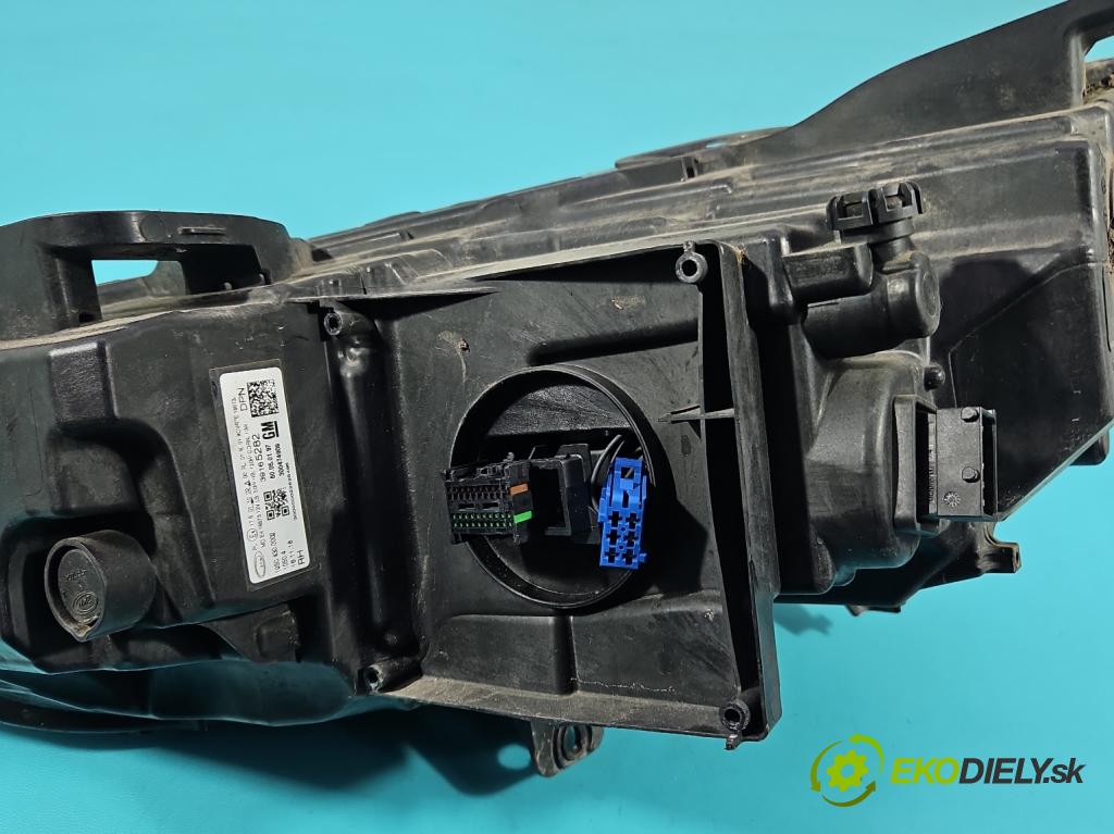 Opel Insignia B 2017-2022 2.0 cdti 209KM automatic 154 kW 1956 cm3 5- Reflektor: pravý 39165282 (Svetlo predné pravé)