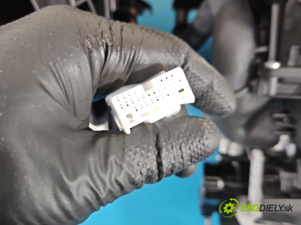 Jaguar XE X760 2015-2024 2.0d 179KM automatic 132 kW 1999 cm3 4- radiátor GX73-19B555-D (Radiátor topení)