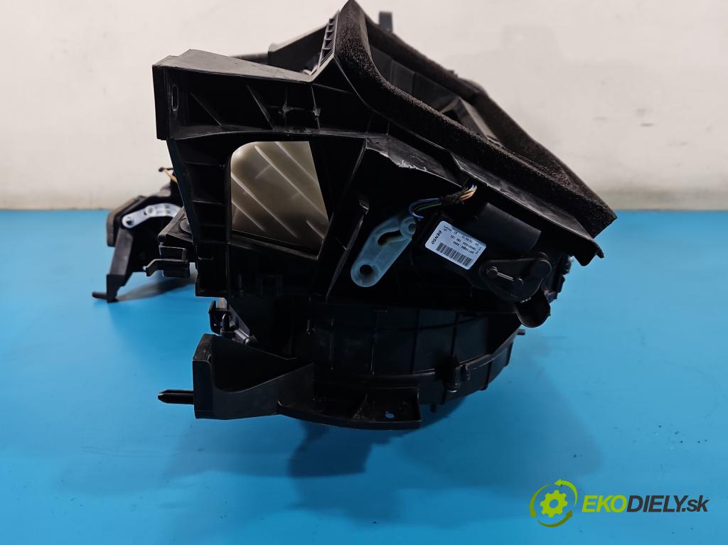 Jaguar XE X760 2015-2024 2.0d 179KM automatic 132 kW 1999 cm3 4- radiátor GX73-19B555-D (Radiátor topení)