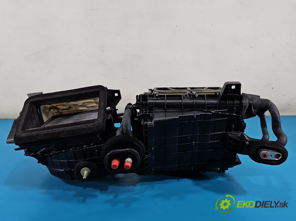 Jaguar XE X760 2015-2024 2.0d 179KM automatic 132 kW 1999 cm3 4- radiátor GX73-19B555-D (Radiátor topení)