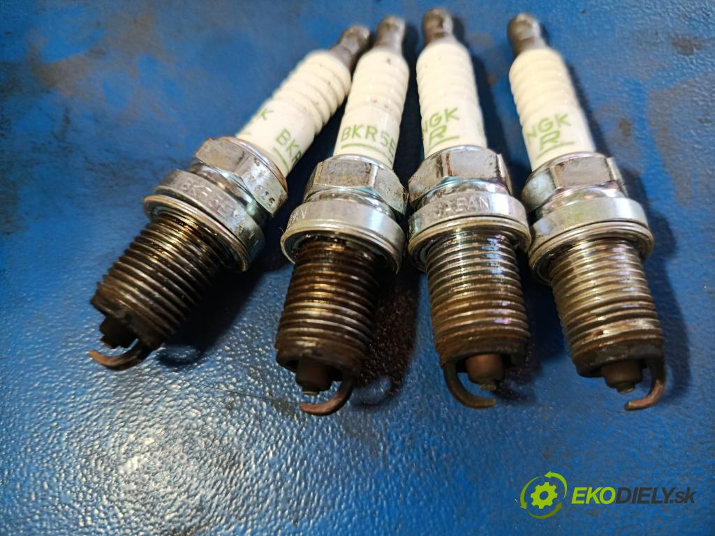 Toyota Yaris I 1999-2005 1.0 vvti 65 hp manual 48 kW 998 cm3 3- motor benzín 1SZ