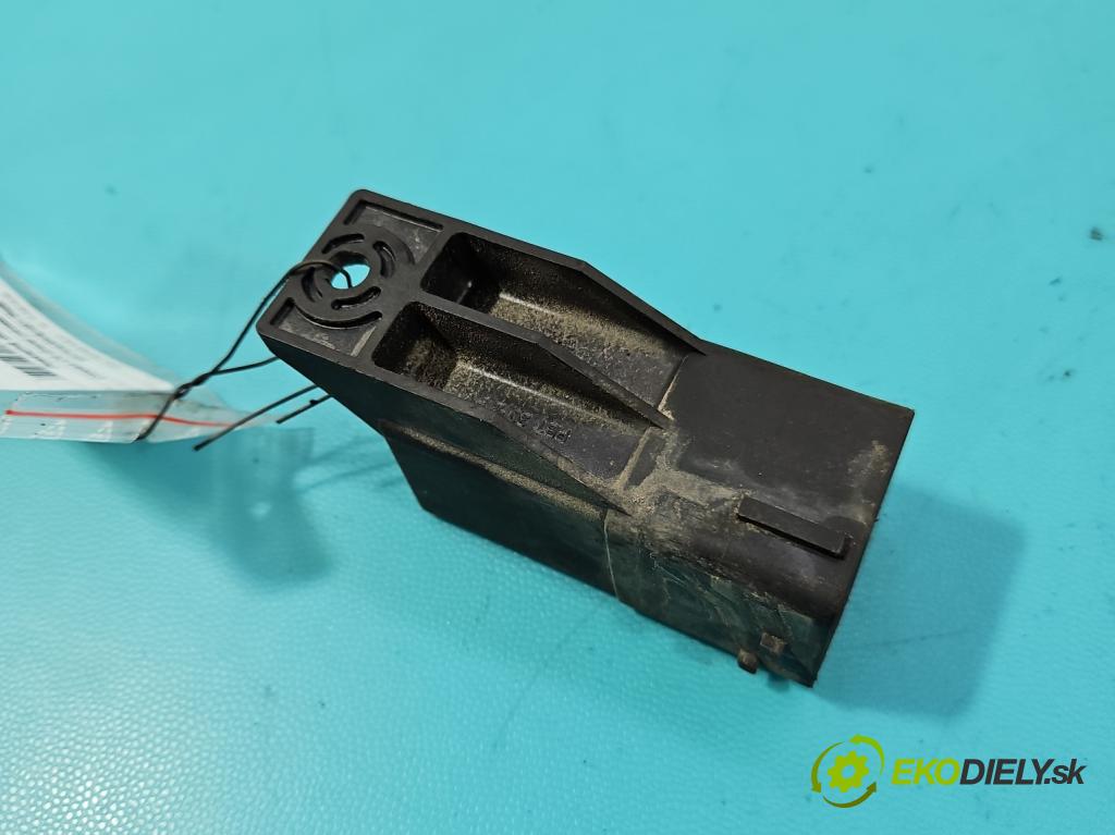 Citroen C4 Grand picasso I 2006-2013 2.0 hdi 136 HP automatic 100 kW 1997 cm3 5- Relé: svíčky: zařicích: 9663696380 (Relé)