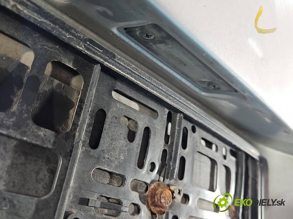 Vw Touran I 2003-2015 2.0 tdi 170 hp automatic 125 kW 1968 cm3 5- zadní kufrové dveře  (Zadní kapota (kufr))