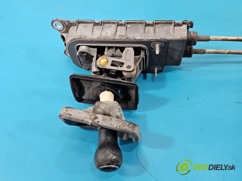 Vw New Beetle 1998-2010 2.0 8V 116 HP manual 85 kW 1984 cm3 3- Páka: Změny: stupeň,rýchlosť 1J0711061C (Rýchlostná páka (kulisa))