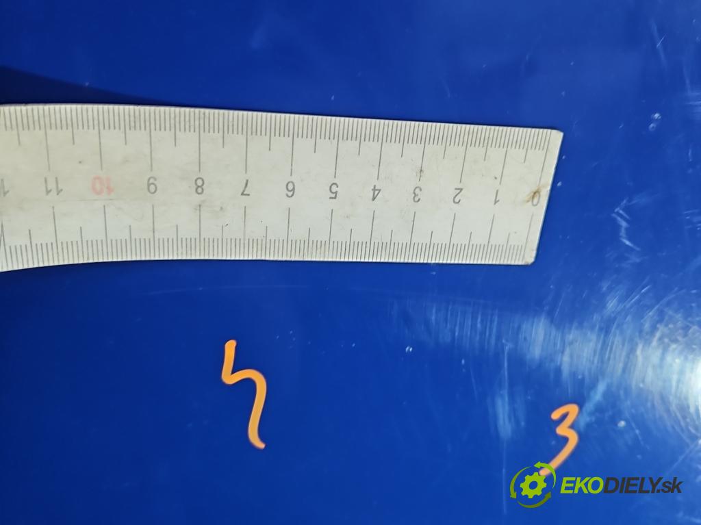 Skoda Octavia I 1996-2010 1.9 tdi 90 hp manual 66 kW 1896 cm3 5- kapota přední 