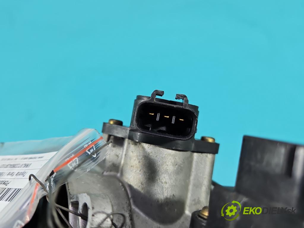 Toyota Yaris I 1999-2005 1.0 vvti 65 HP manual 48 kW 998 cm3 3- klapka 22210-0J010 (Škrtiaca klapka)