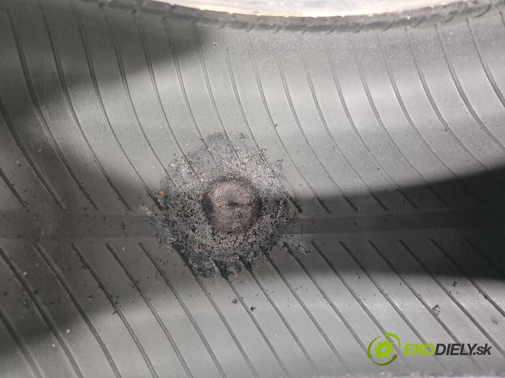 Skoda Octavia I 1996-2010 1.9 tdi 90 hp manual 66 kW 1896 cm3 5- pneumatiky: zimní para