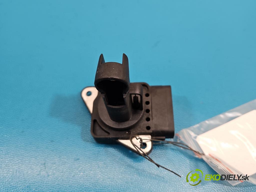 Toyota Yaris I 1999-2005 1.0 vvti 65 HP manual 48 kW 998 cm3 3- průtokoměr: 22204-0J010 (Váha vzduchu)