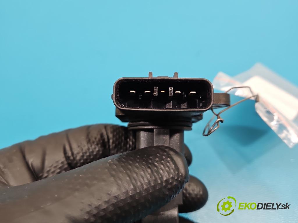 Toyota Yaris I 1999-2005 1.0 vvti 65 HP manual 48 kW 998 cm3 3- průtokoměr: 22204-0J010 (Váha vzduchu)