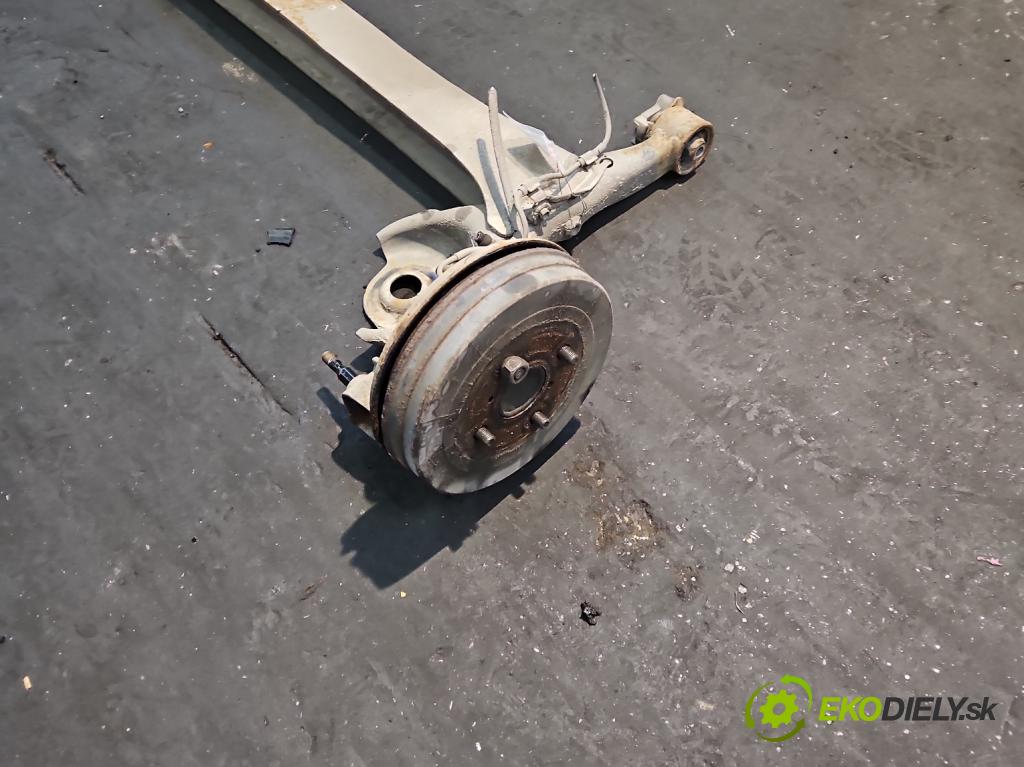 Toyota Yaris I 1999-2005 1.0 vvti 65 hp manual 48 kW 998 cm3 3- zadní výztuha  (Zadní výztuha)