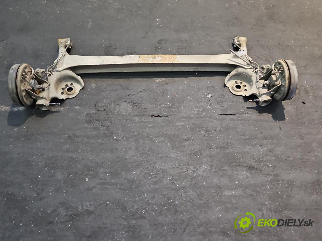 Toyota Yaris I 1999-2005 1.0 vvti 65 hp manual 48 kW 998 cm3 3- zadní výztuha  (Zadní výztuha)