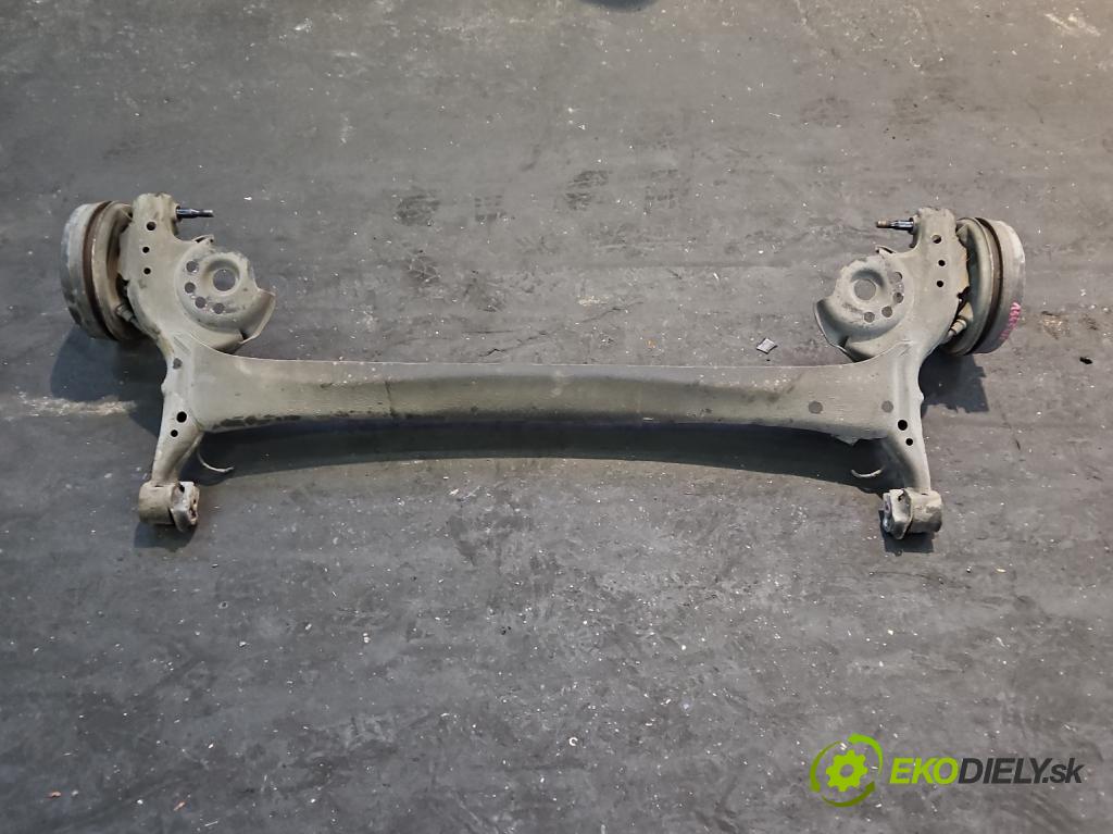 Toyota Yaris I 1999-2005 1.0 vvti 65 hp manual 48 kW 998 cm3 3- zadní výztuha  (Zadní výztuha)