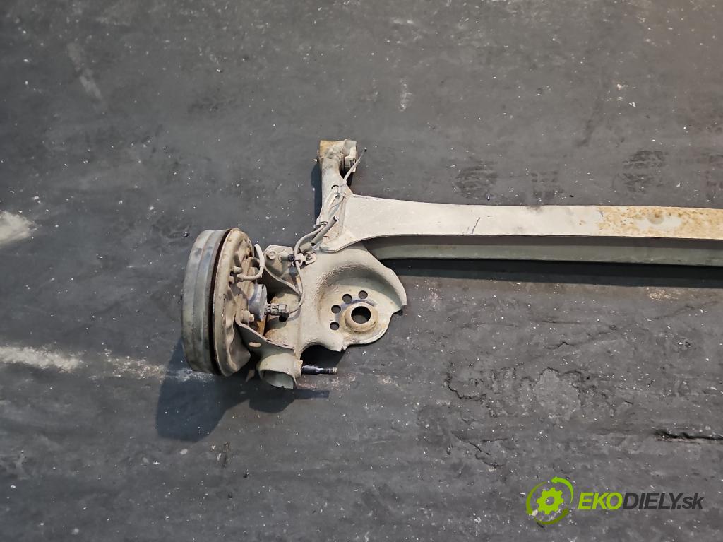 Toyota Yaris I 1999-2005 1.0 vvti 65 hp manual 48 kW 998 cm3 3- zadní výztuha  (Zadní výztuha)