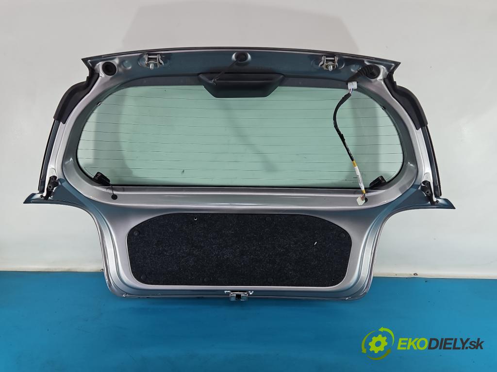 Toyota Yaris I 1999-2005 1.0 vvti 65 hp manual 48 kW 998 cm3 3- zadní kufrové dveře  (Zadní kapota (kufr))