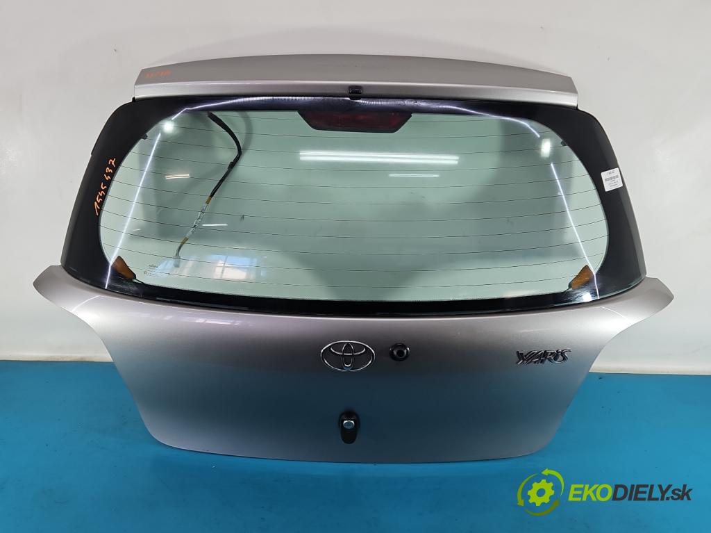 Toyota Yaris I 1999-2005 1.0 vvti 65 hp manual 48 kW 998 cm3 3- zadní kufrové dveře  (Zadní kapota (kufr))