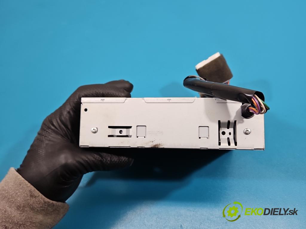 Toyota Yaris I 1999-2005 1.0 vvti 65 HP manual 48 kW 998 cm3 3- Menič: cd 08601-00906 (CD menič)