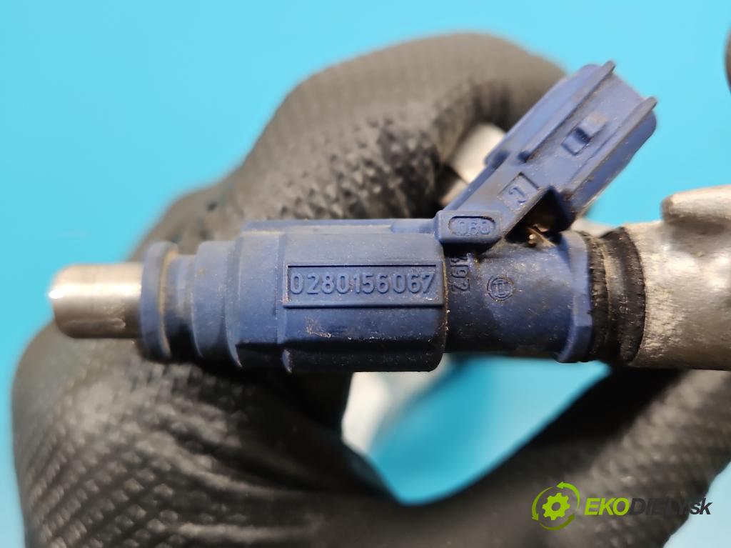 Toyota Yaris I 1999-2005 1.0 vvti 65 HP manual 48 kW 998 cm3 3- vstrek 0280156067 (Vstrekovač paliva)