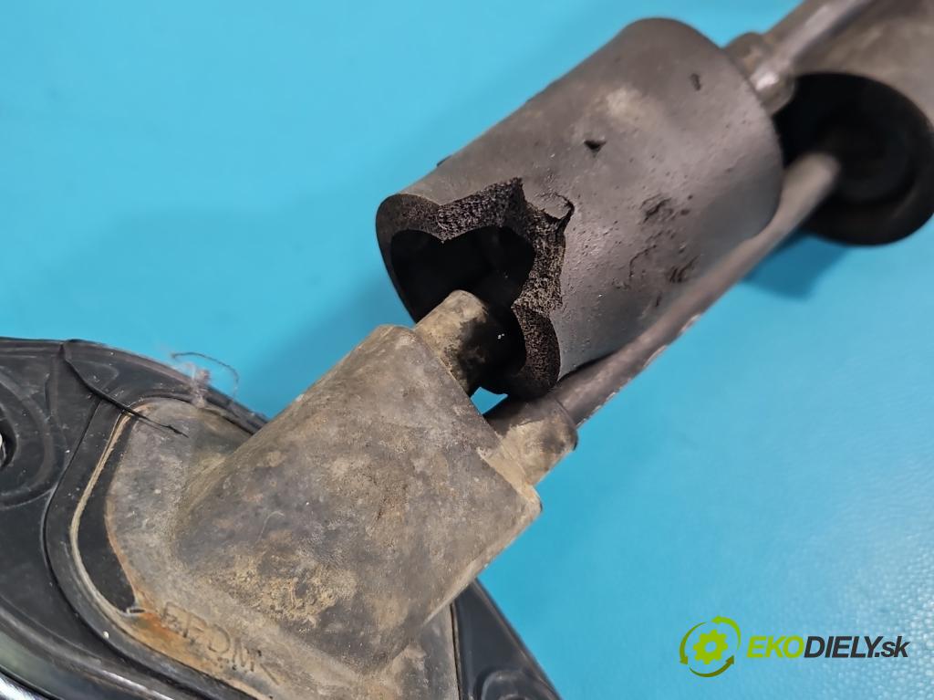 Hyundai I30 II 2012-2016 1.6 crdi 110 HP manual 81 kW 1582 cm3 5- Páka: Změny: stupeň,rýchlosť  (Rýchlostná páka (kulisa))