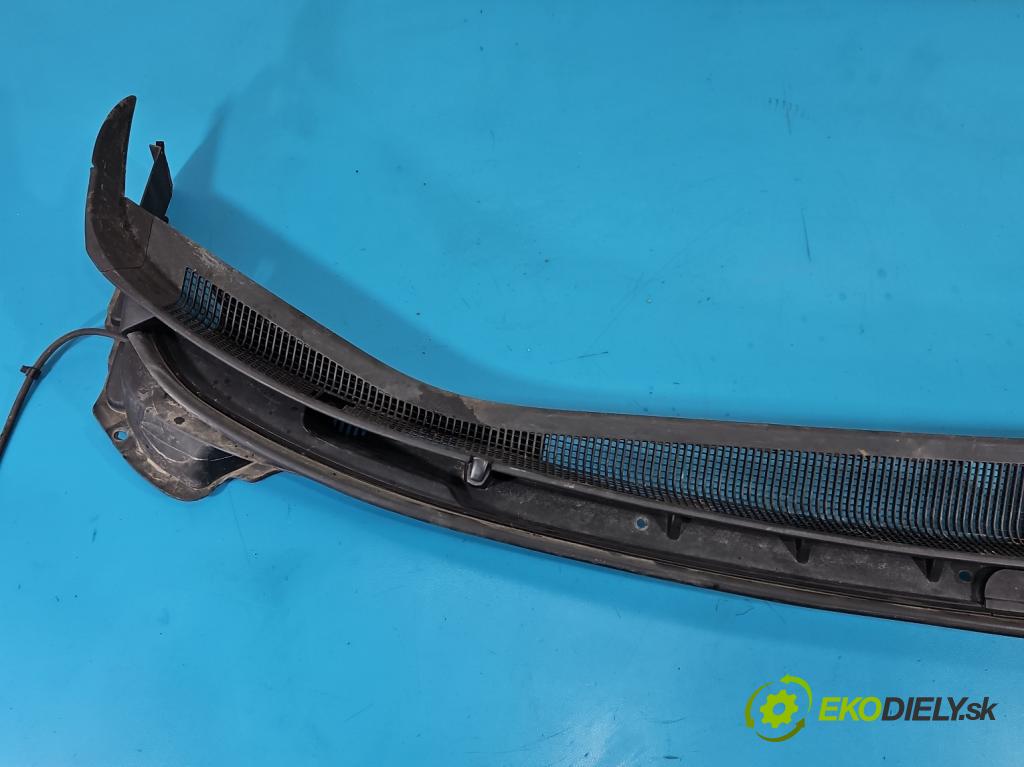 Hyundai I30 II 2012-2016 1.6 crdi 110 hp manual 81 kW 1582 cm3 5- torpédo 86154-A6100 (Plast pod čelním sklem)