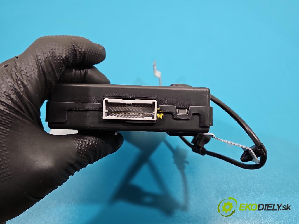 Hyundai I30 II 2012-2016 1.6 crdi 110 HP manual 81 kW 1582 cm3 5- riadiaca jednotka komfortu 95400-A6025