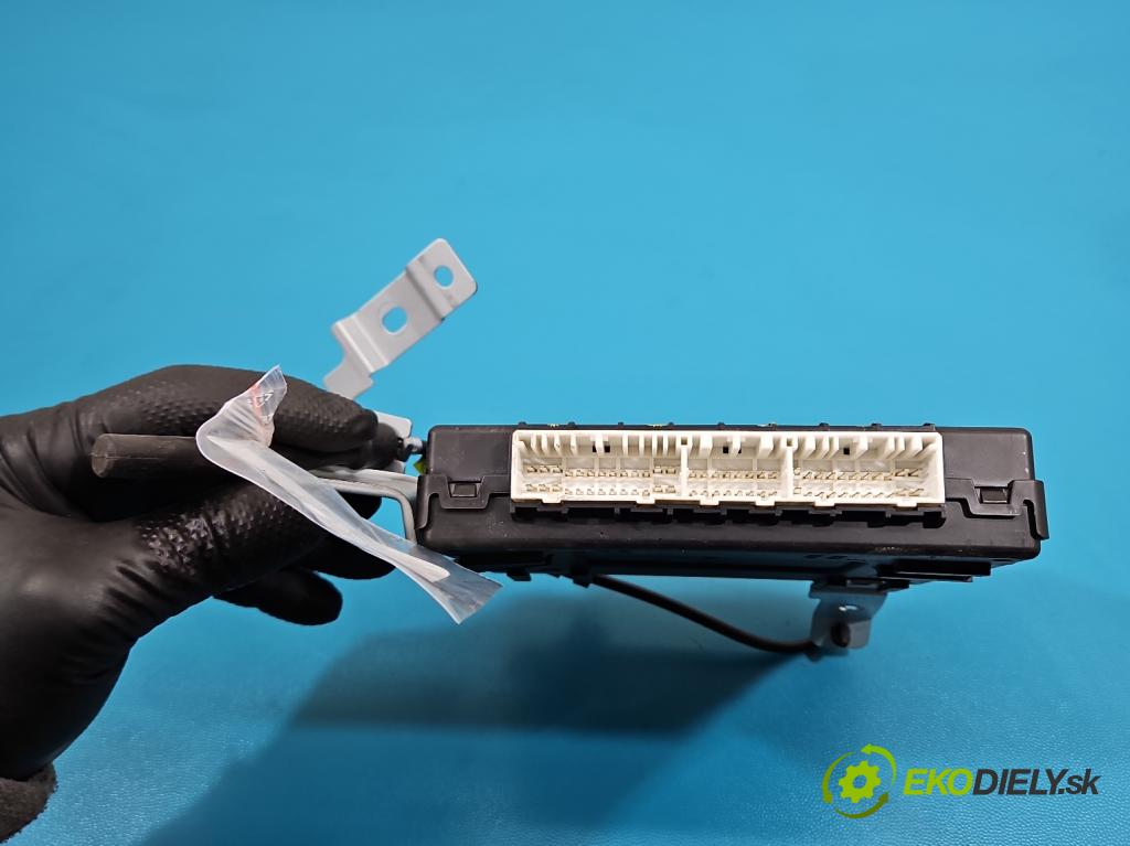 Hyundai I30 II 2012-2016 1.6 crdi 110 HP manual 81 kW 1582 cm3 5- riadiaca jednotka komfortu 95400-A6025