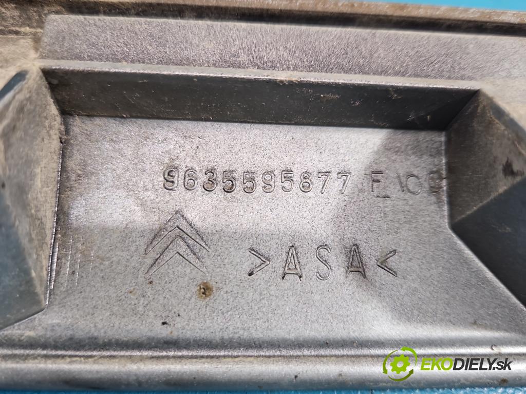 Citroen Xsara Picasso 1.8 16V 116 HP manual 85 kW 1749 cm3 5- rukoväť kufrové dvere zadné 9635595877