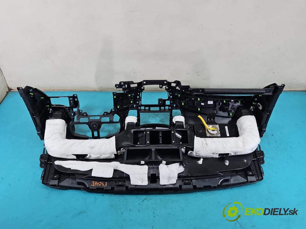 Hyundai I30 II 2012-2016 1.6 crdi 110 HP manual 81 kW 1582 cm3 5- kokpit,pristrojová doska rozdeľovacia