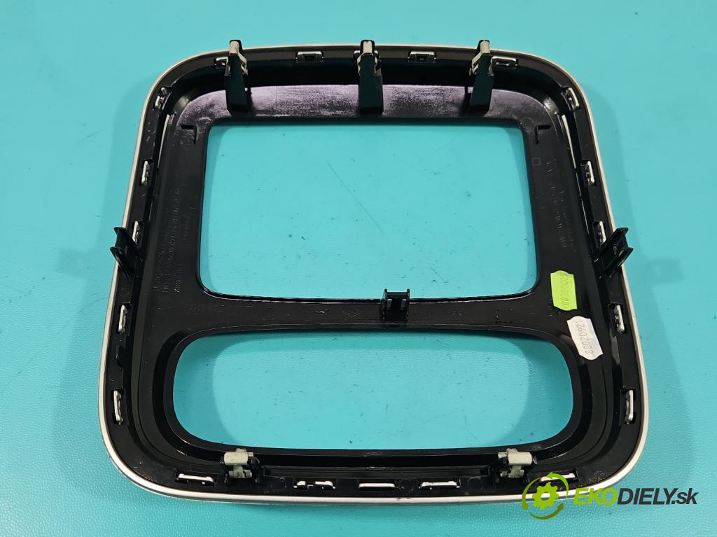 Renault Trafic III 2014 - 2.0 dci 120 hp manual 88 kW 1997 cm3 5- rameček rádia 682602716R