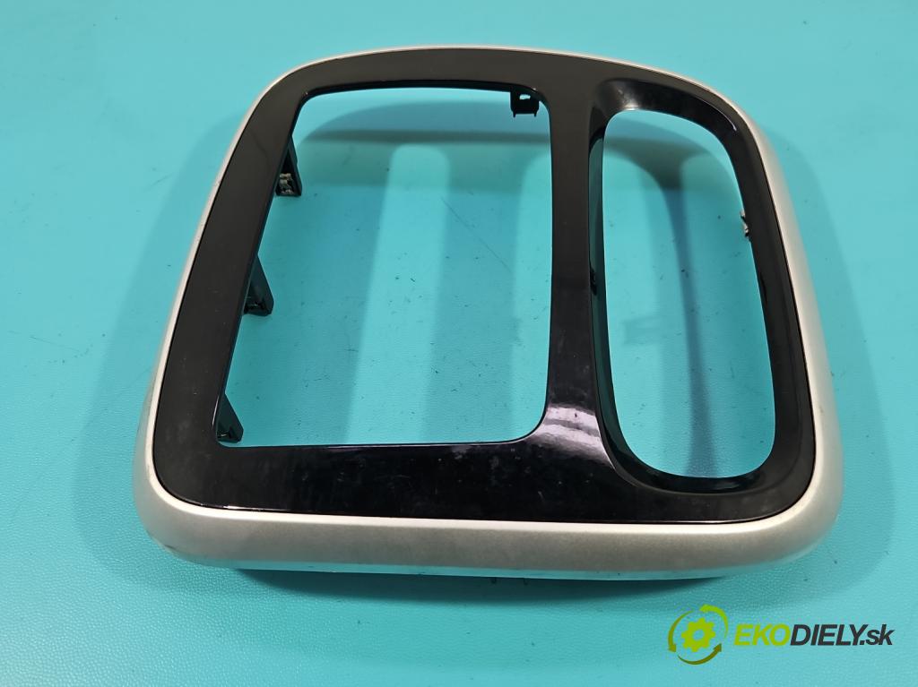 Renault Trafic III 2014 - 2.0 dci 120 hp manual 88 kW 1997 cm3 5- rameček rádia 682602716R