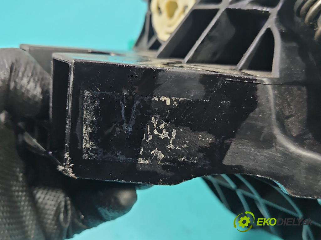 Renault Trafic III 2014 - 2.0 dci 120 HP manual 88 kW 1997 cm3 5- pedále ostatné 14017095