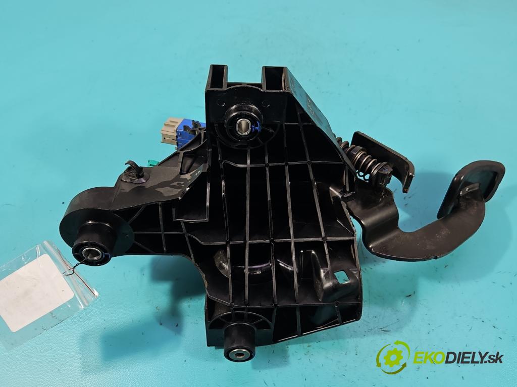 Renault Trafic III 2014 - 2.0 dci 120 HP manual 88 kW 1997 cm3 5- pedále ostatné 14017095