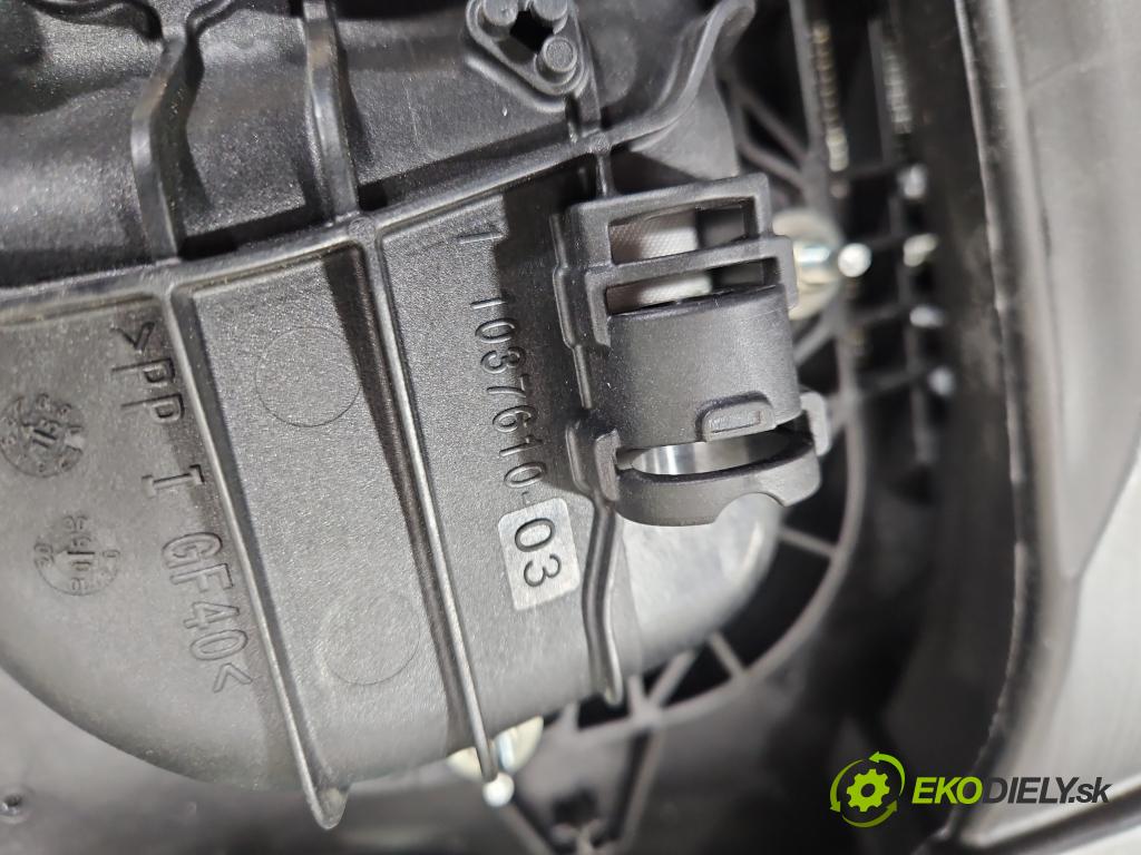 Jaguar XE X760 2015-2024 2.0d 179KM automatic 132 kW 1999 cm3 4- kokpit,pristrojová doska rozdeľovacia