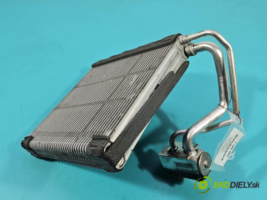 Renault Trafic III 2014 - 2.0 dci 120 hp manual 88 kW 1997 cm3 5- radiátor  (Radiátor topení)