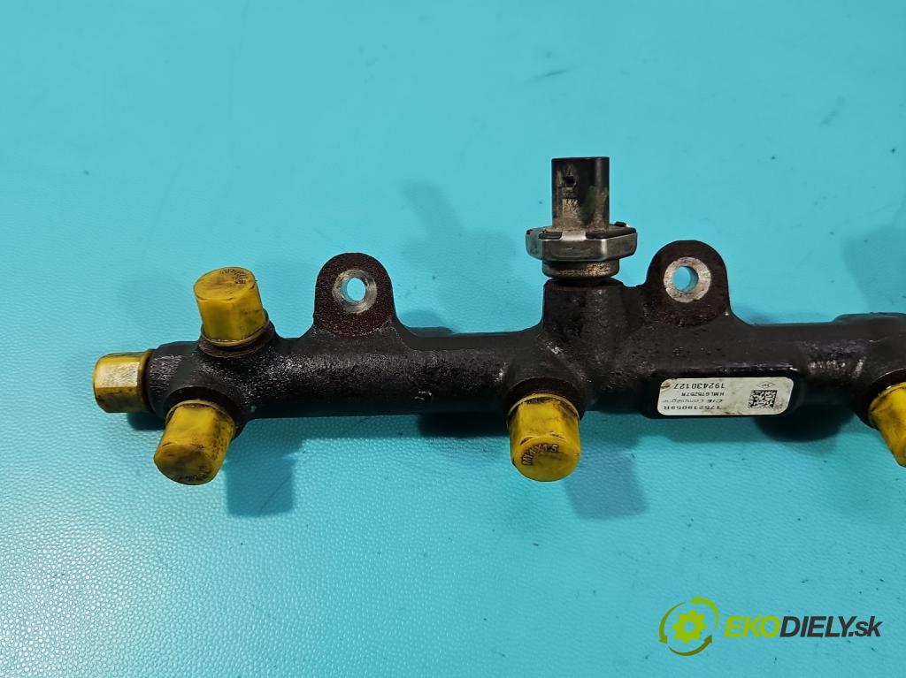 Renault Trafic III 2014 - 2.0 dci 120 HP manual 88 kW 1997 cm3 5- lišta vstrekovacia 175219059R (Vstrekovacia lišta)