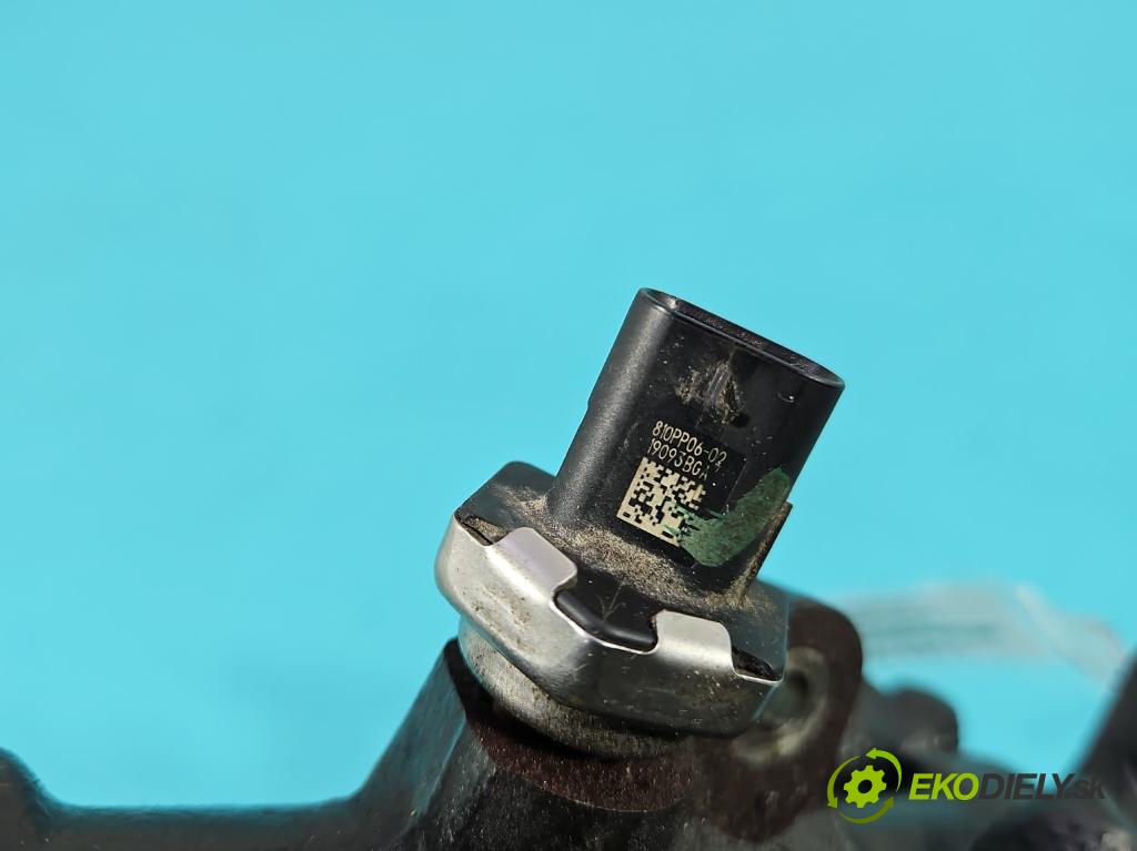 Renault Trafic III 2014 - 2.0 dci 120 HP manual 88 kW 1997 cm3 5- lišta vstrekovacia 175219059R (Vstrekovacia lišta)