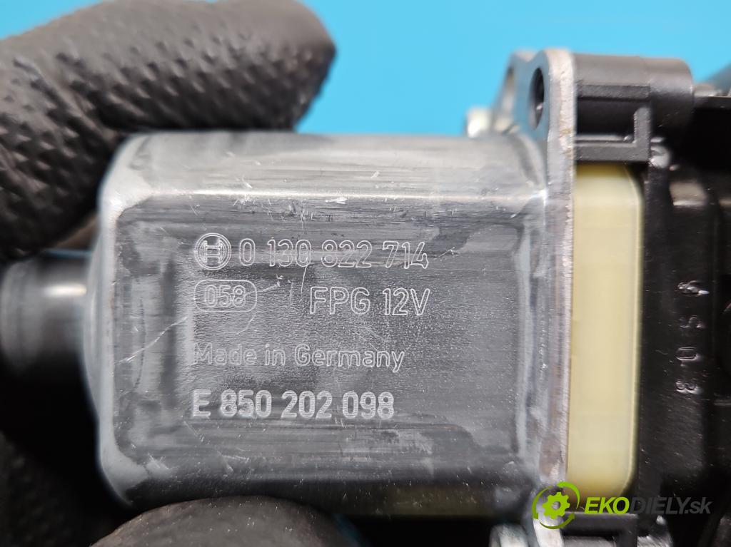 Skoda Kodiaq I 2.0 tdi 150 hp automatic 110 kW 1968 cm3 5- mechanismus stahování zadní pravý 5Q0959802A