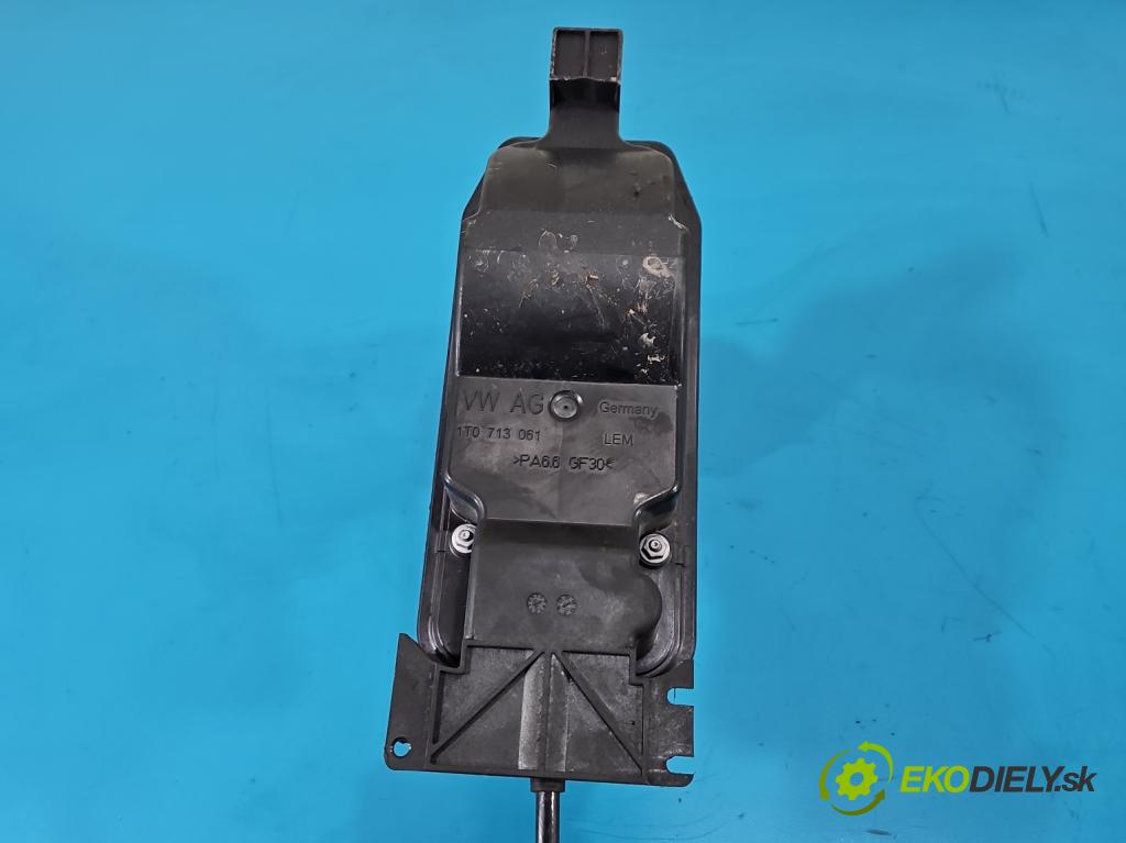 Vw Touran I 2003-2015 2.0 tdi 170 HP automatic 125 kW 1968 cm3 5- Páka: Změny: stupeň,rýchlosť 1T1713025R (Rýchlostná páka (kulisa))