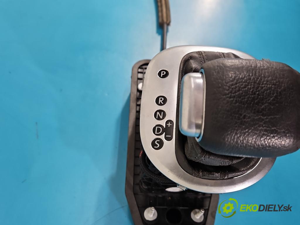 Vw Touran I 2003-2015 2.0 tdi 170 HP automatic 125 kW 1968 cm3 5- Páka: Změny: stupeň,rýchlosť 1T1713025R (Rýchlostná páka (kulisa))