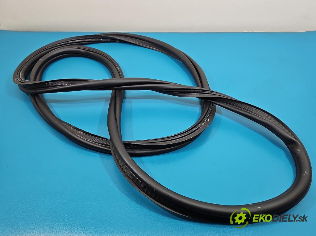 Opel Grandland 2017–2024 1.2 T 131 hp automatic 96 kW 1199 cm3 5- Těsnění: kufrových dveří 