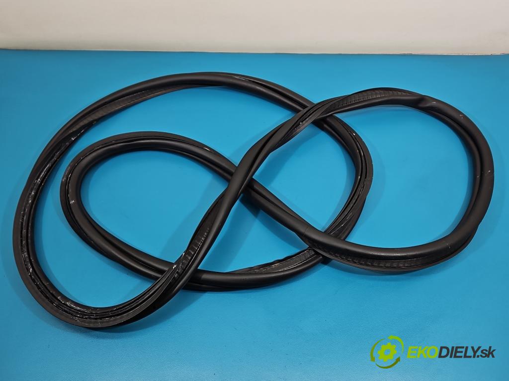 Opel Grandland 2017–2024 1.2 T 131 hp automatic 96 kW 1199 cm3 5- Těsnění: kufrových dveří