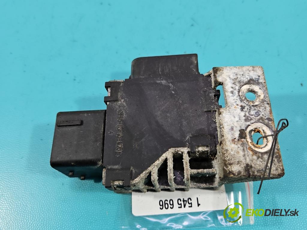 Renault Trafic III 2014 - 2.0 dci 120 HP manual 88 kW 1997 cm3 5- Relé: ventilátoru 271203982R-B