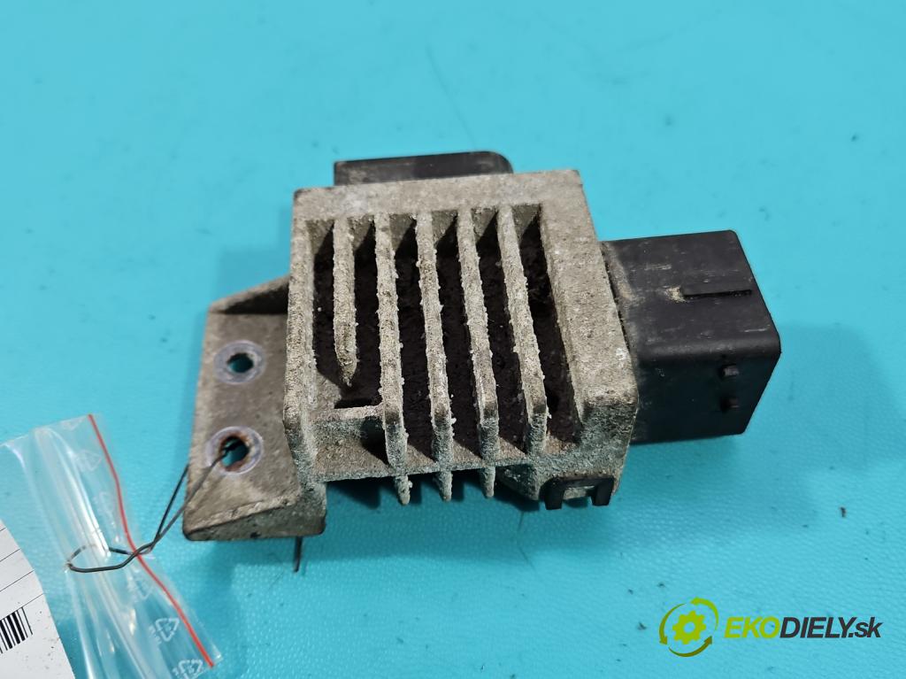 Renault Trafic III 2014 - 2.0 dci 120 HP manual 88 kW 1997 cm3 5- Relé: ventilátoru 271203982R-B